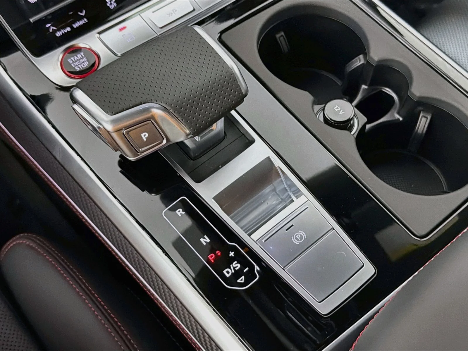 New 2026 Black Audi 4.0T Prestige image 17