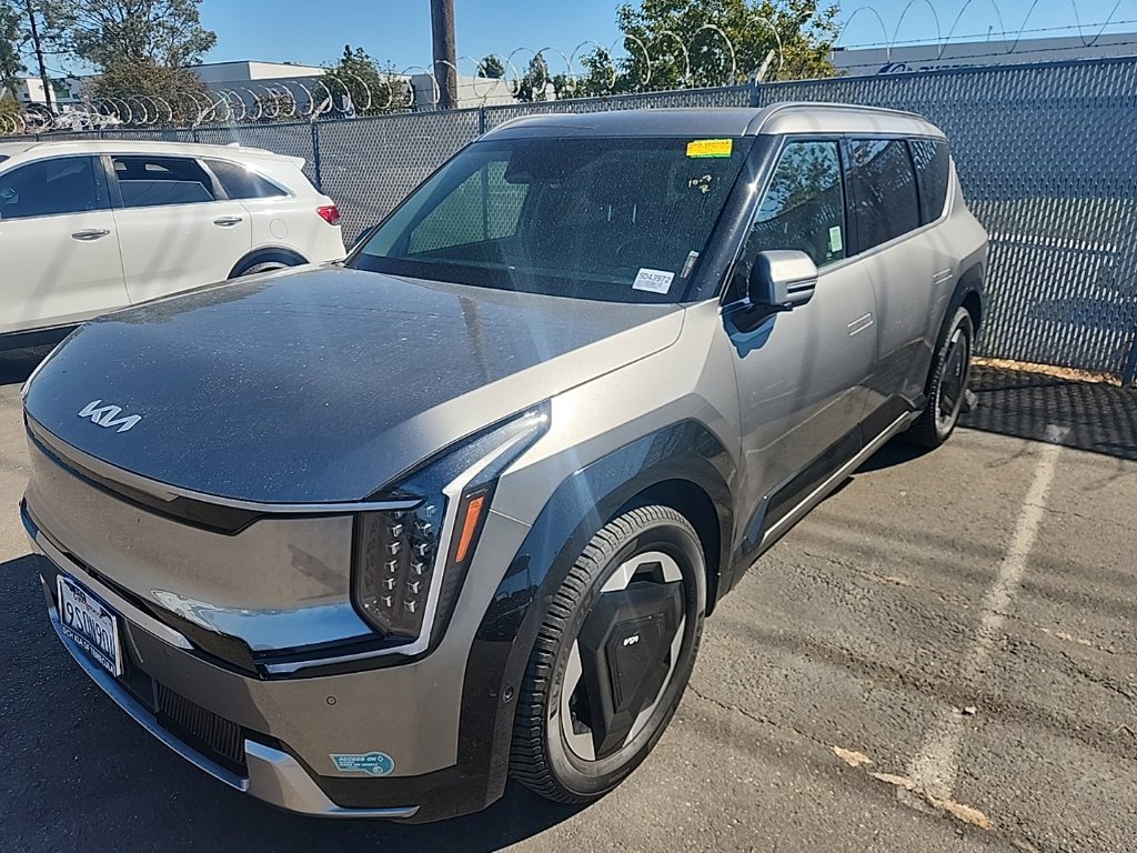 Used 2024 Pebble Kia Land image 3