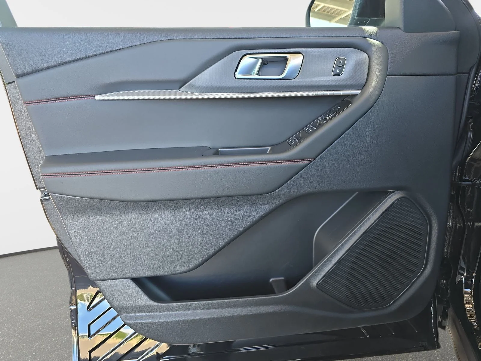 Used 2025 Black Metallic Ford ST-Line image 29