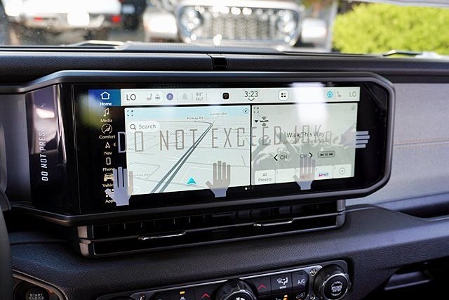 New 2025 Anvil Clear-Coat Exterior Paint Jeep Sport S image 30