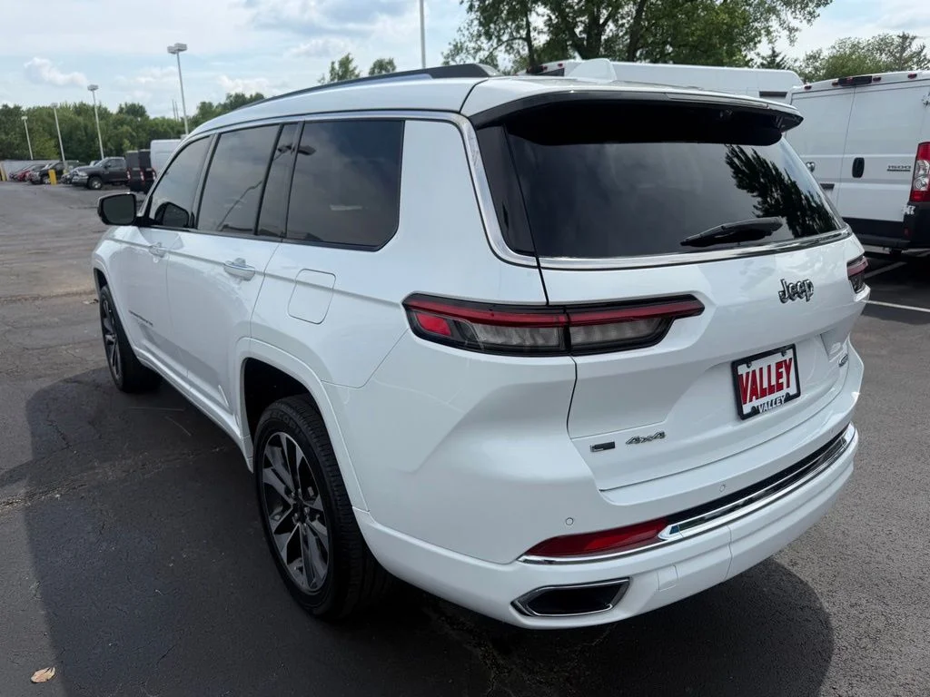 Used 2021 White/off-white Jeep Overland image 7