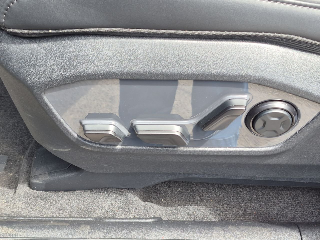 New 2027 Wolf Gray Kia X-Line SX image 36