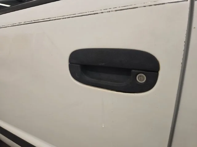 Used 2002  Dodge ST image 13