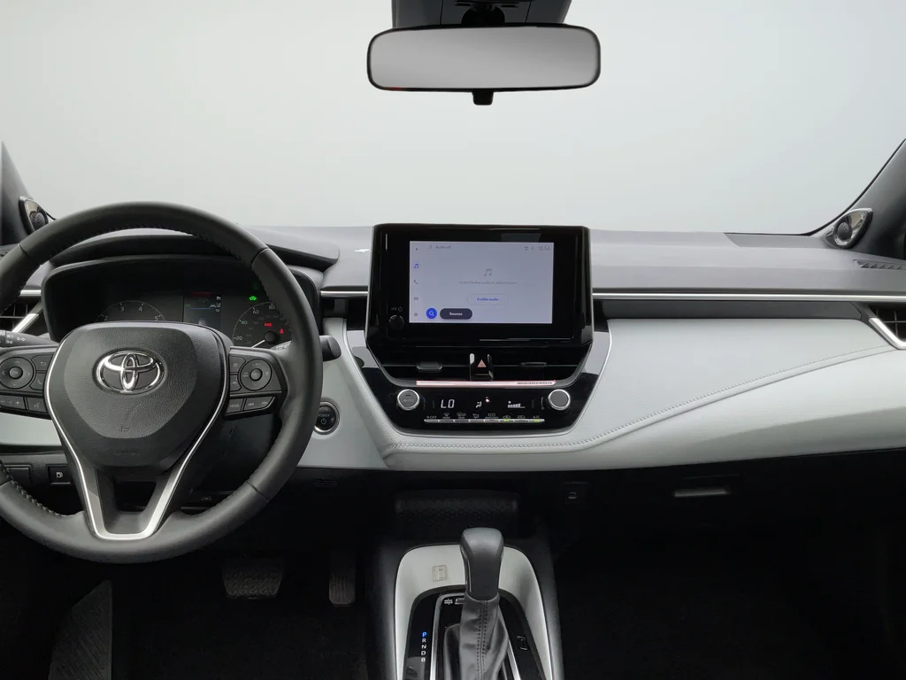 Used 2023  Toyota SE image 9
