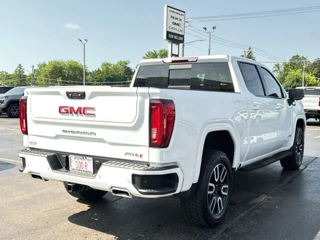 Used 2022 White GMC AT4 image 11