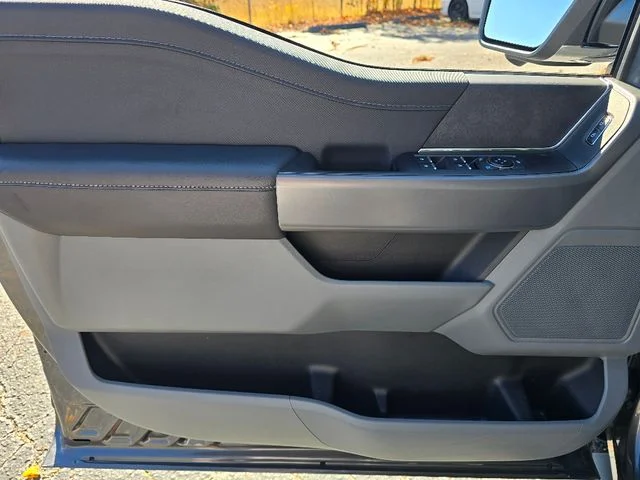 2025 Ford F-150 XLT - Photo 10