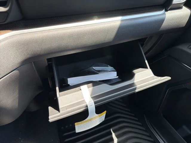 New 2026 Summit White Chevrolet LT (2FL) image 33