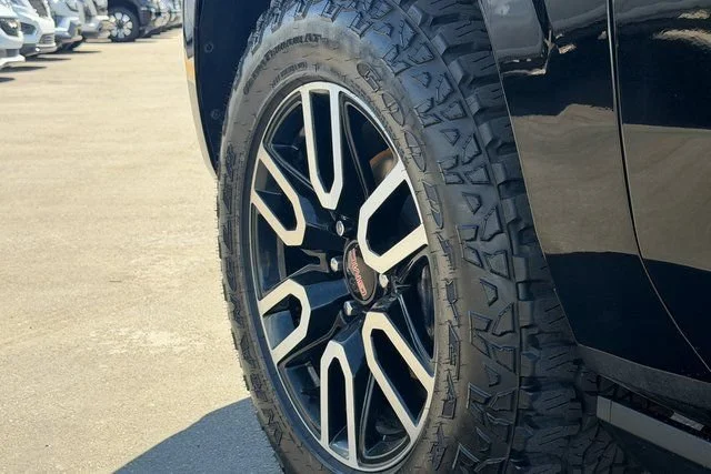 Used 2022 ONYX BLACK GMC AT4 image 10