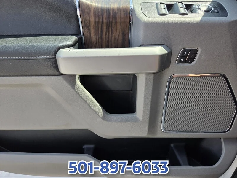Used 2019 Oxford White FORD LARIAT 4WD SUPERCREW 5.5