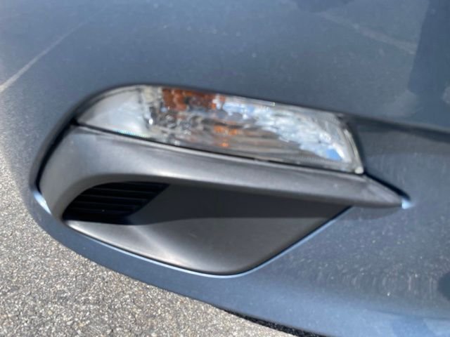 Used 2014 Blue Reflex Mica Mazda i Grand Touring image 10