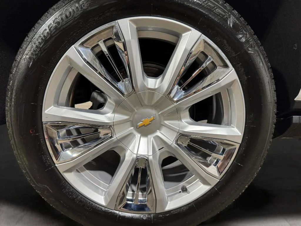 Used 2024 Summit White Chevrolet High Country image 33