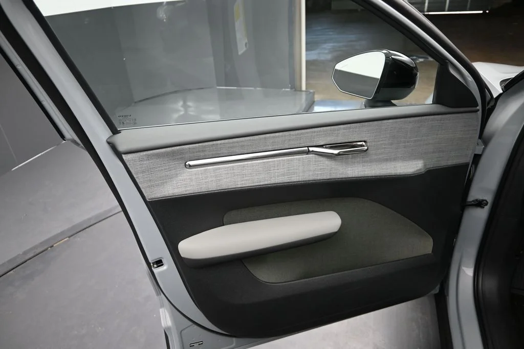 New 2026 Vapour Grey Volvo Twin Motor Performance Plus image 9
