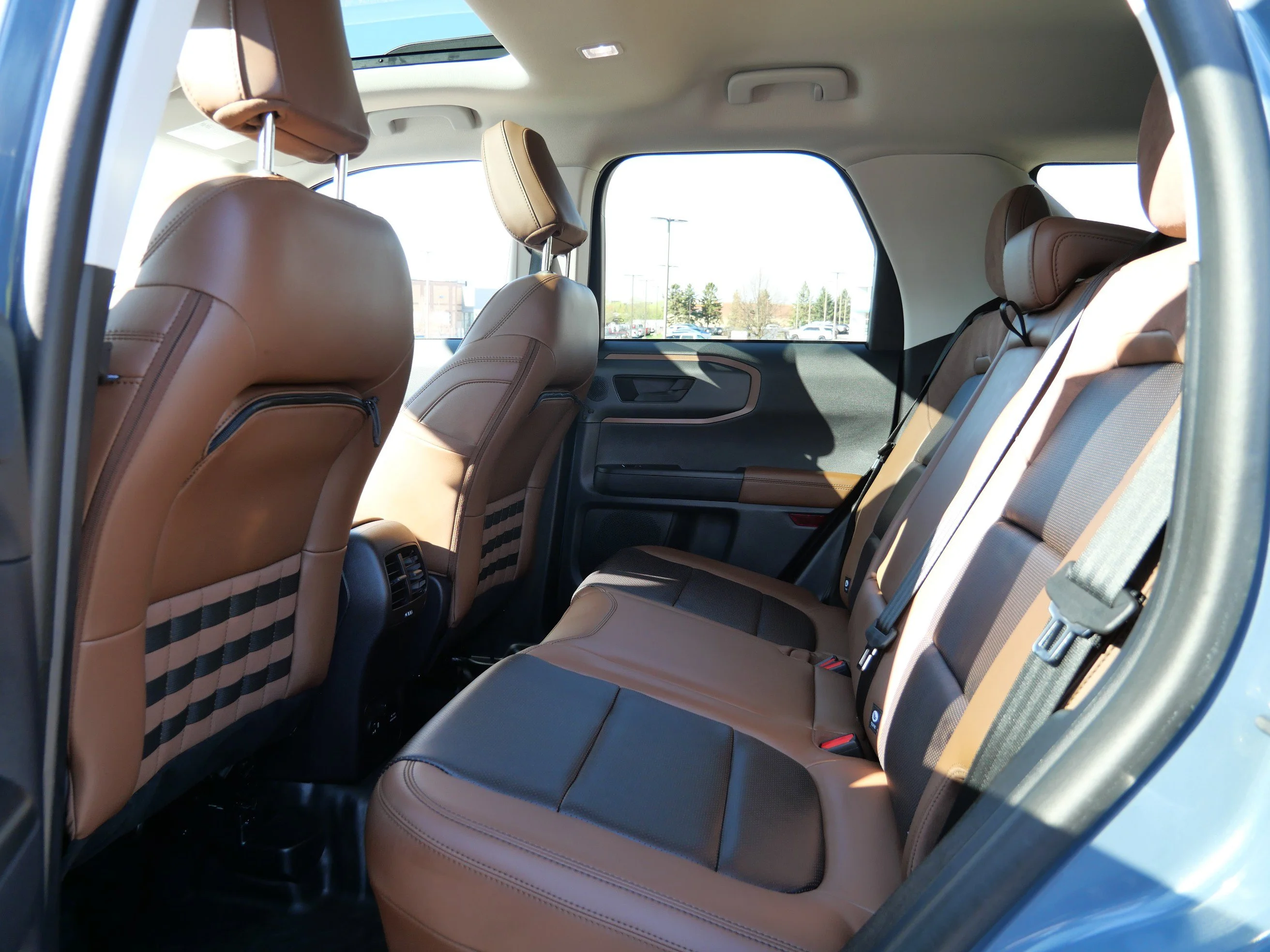 Used 2024 Azure Gray Metallic Ford Badlands image 13