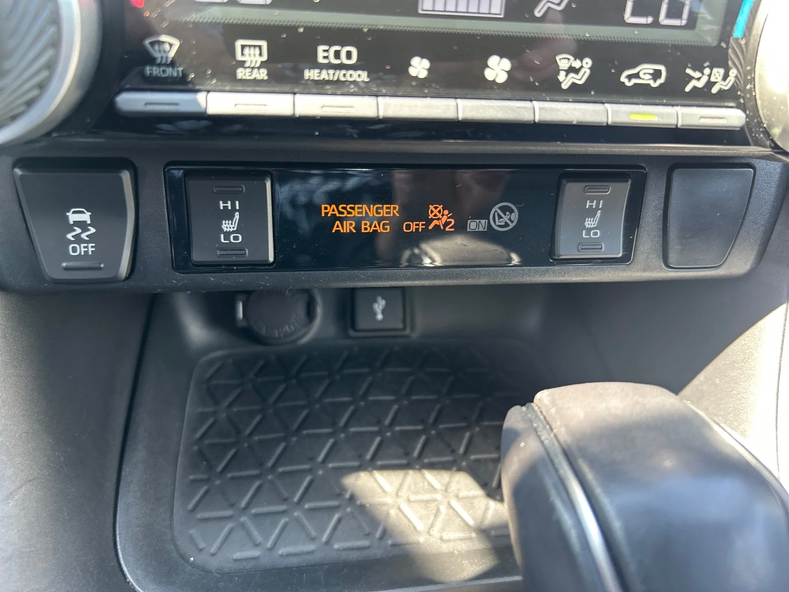 Used 2022 WHITE Toyota Hybrid XSE image 19