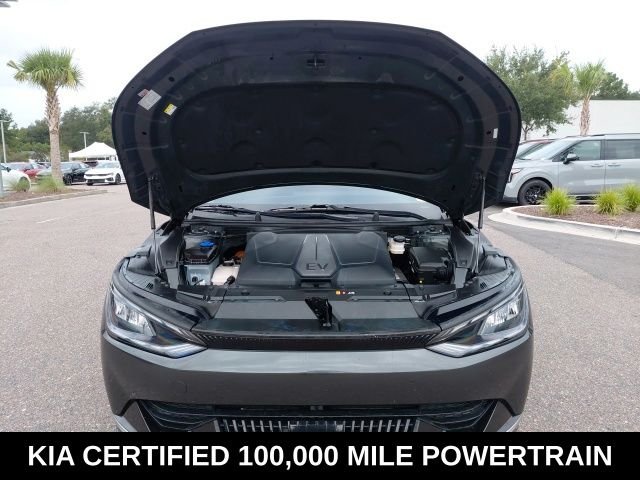 Used 2023 Gray Kia Wind AWD image 9