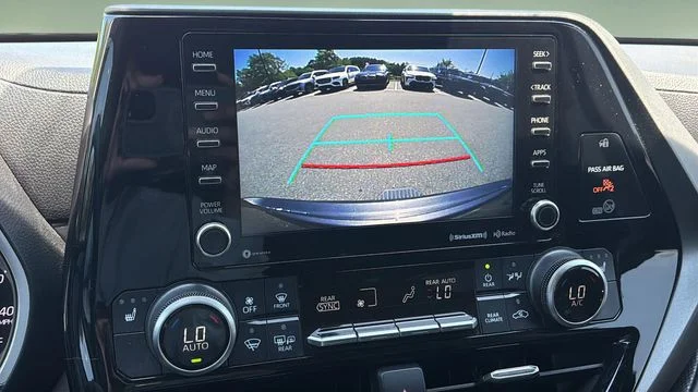 Used 2020 Gray Toyota XLE image 27