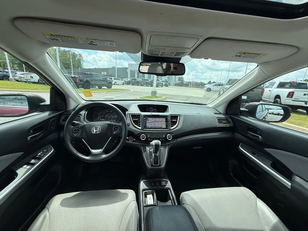 Used 2016 Red Honda Touring image 12