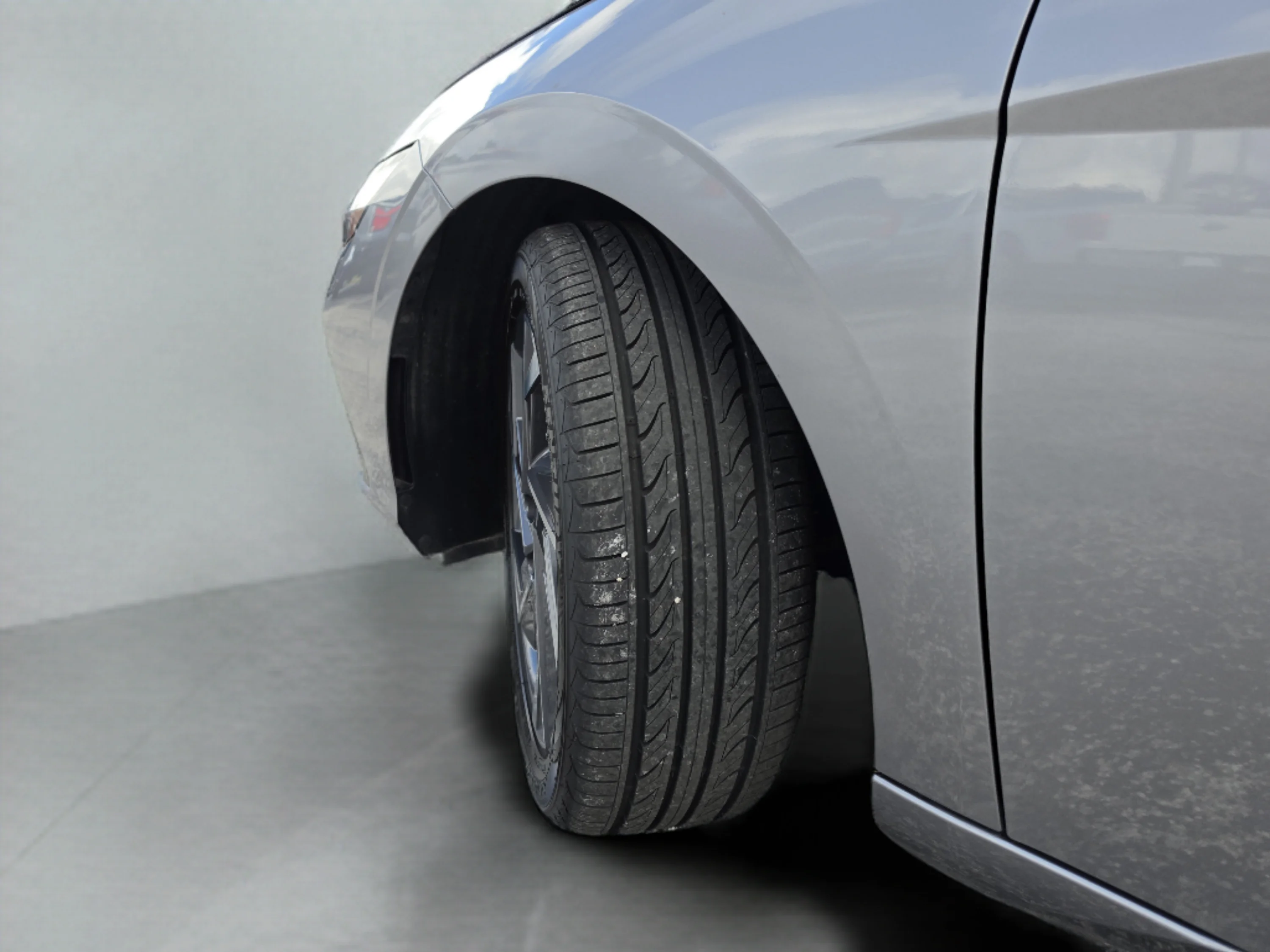 Used 2025 Fluid Metal Hyundai Limited image 38