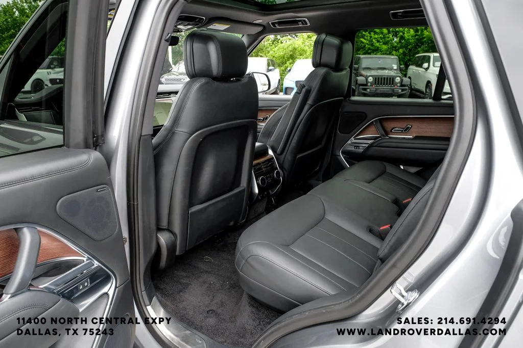 Used 2023 Grey Land Rover SE image 42