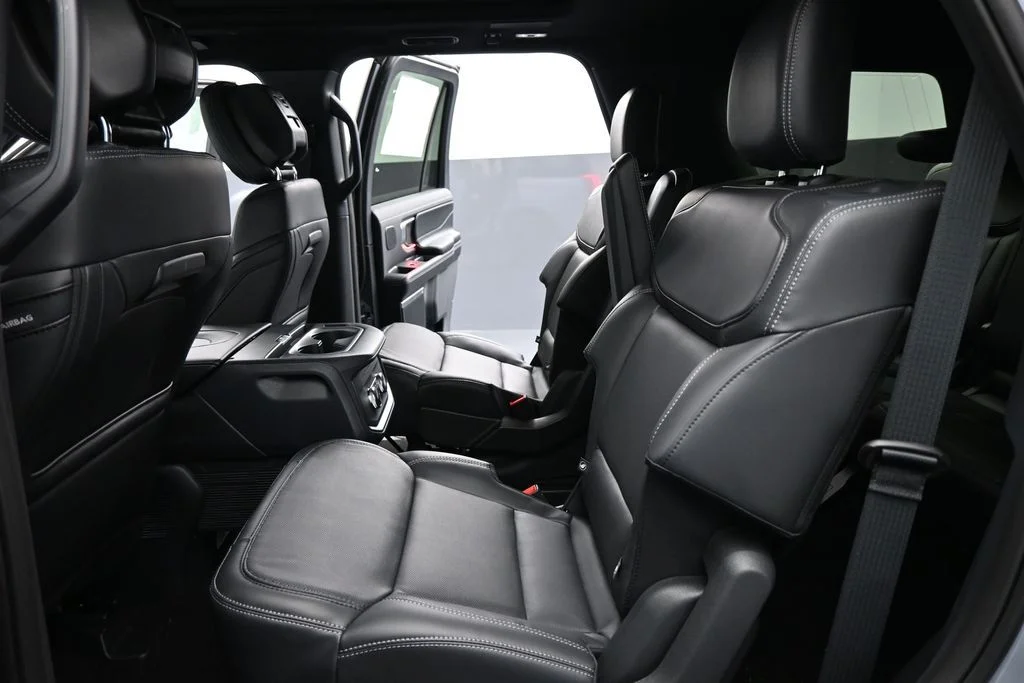 New 2026 Glacier Gray Metallic Tri-Coat Ford Platinum image 20