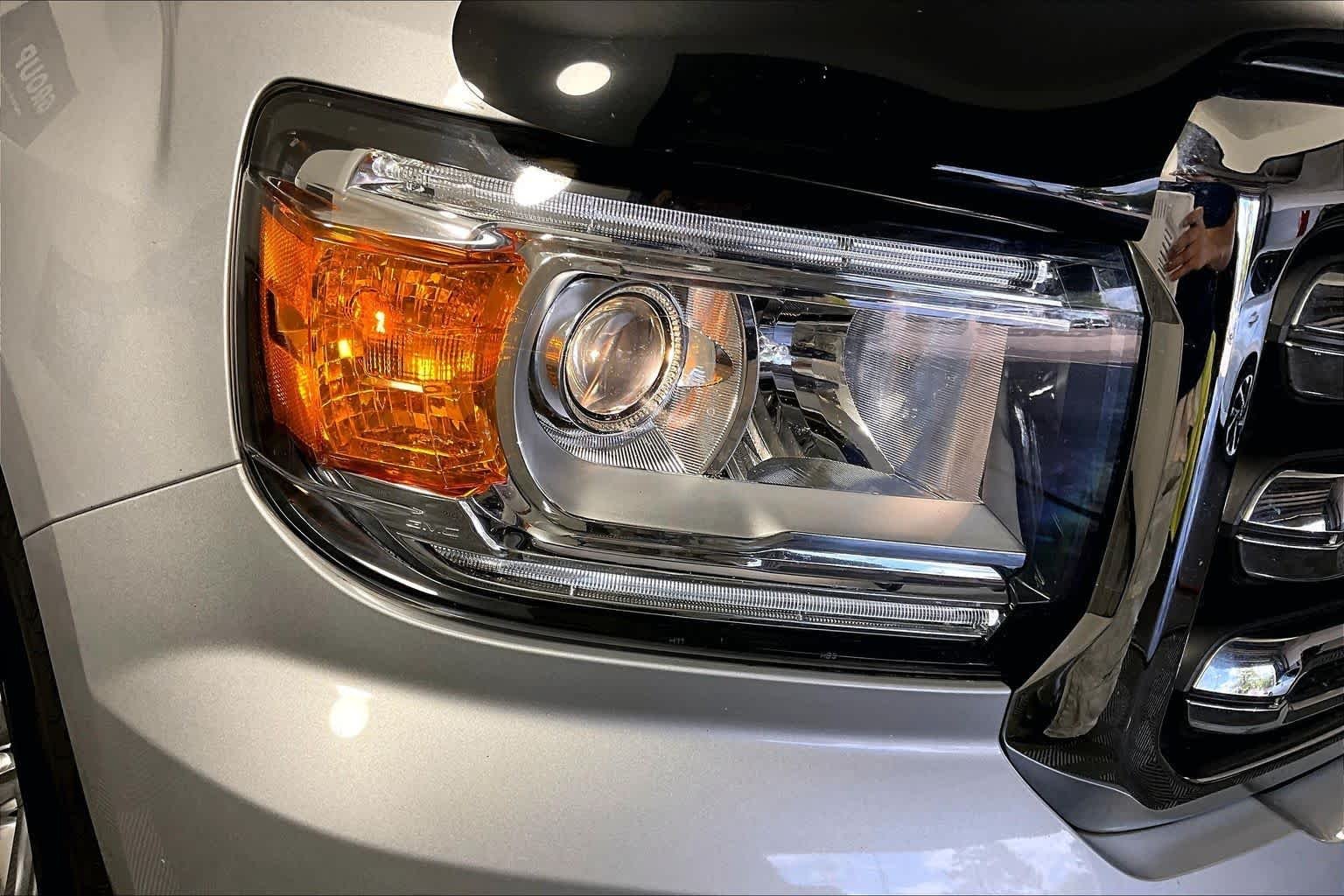Used 2019 Quicksilver Metallic GMC 2WD SLT image 27