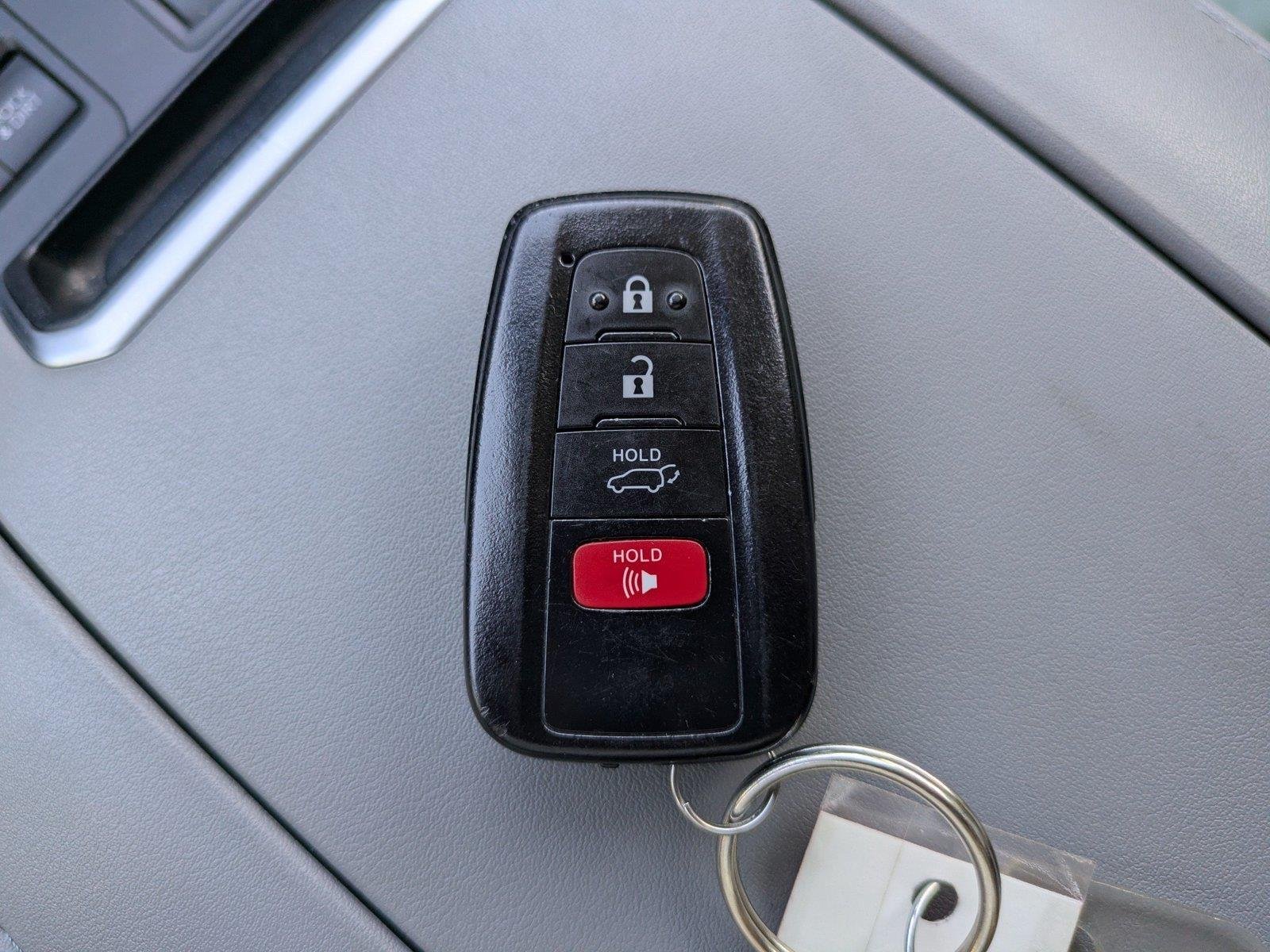 Used 2023 Wind Chill Pearl TOYOTA  image 29