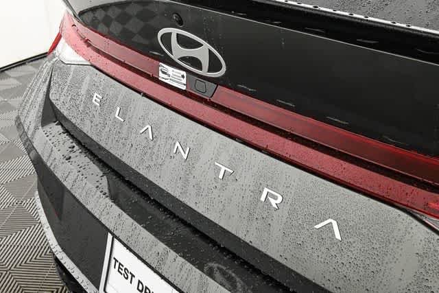 New 2026 Amazon Gray Hyundai SEL Sport image 13
