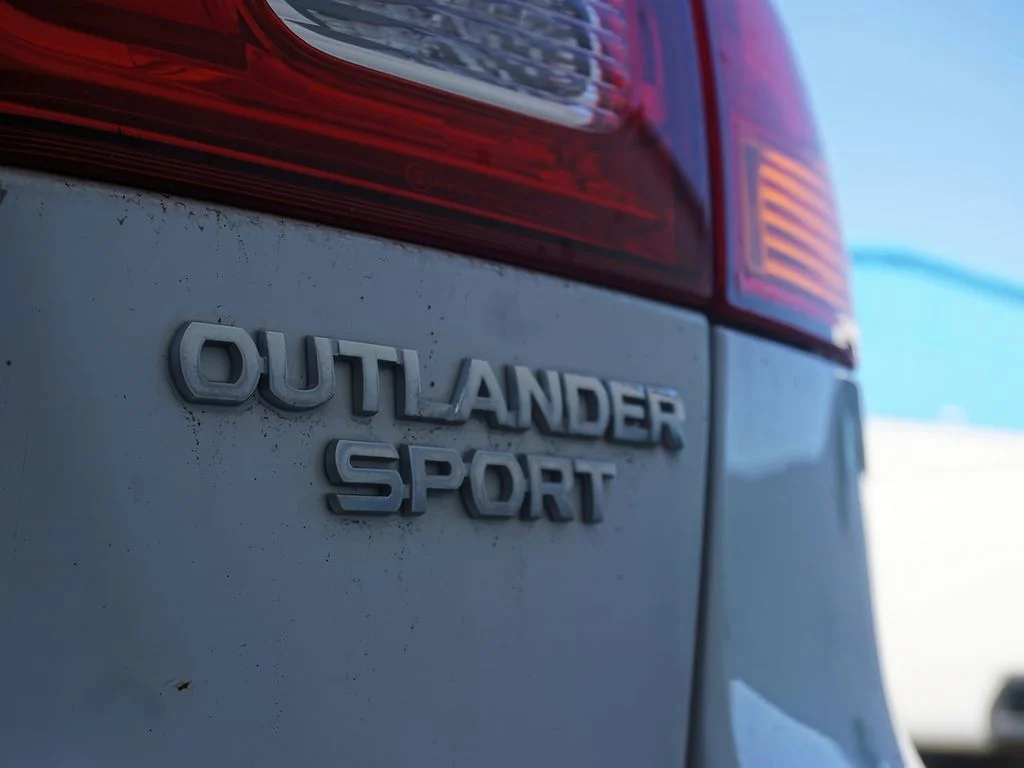 2011 Mitsubishi Outlander Sport ES - Photo 12