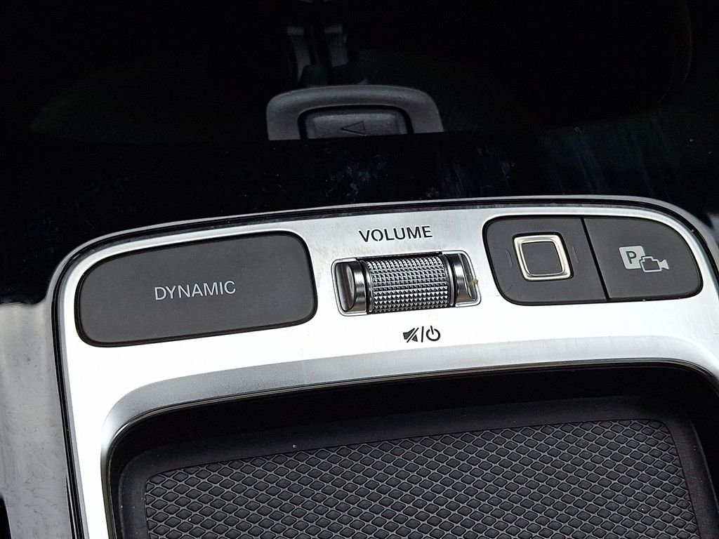 Used 2026 White Mercedes-Benz GLB 250 image 24