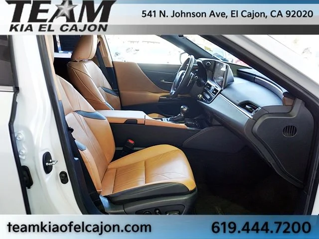 Used 2024 White Lexus 300h Ultra Luxury image 13