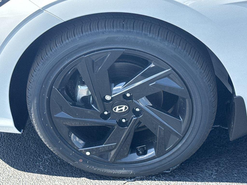 New 2026 White Hyundai SEL Sport Premium image 10