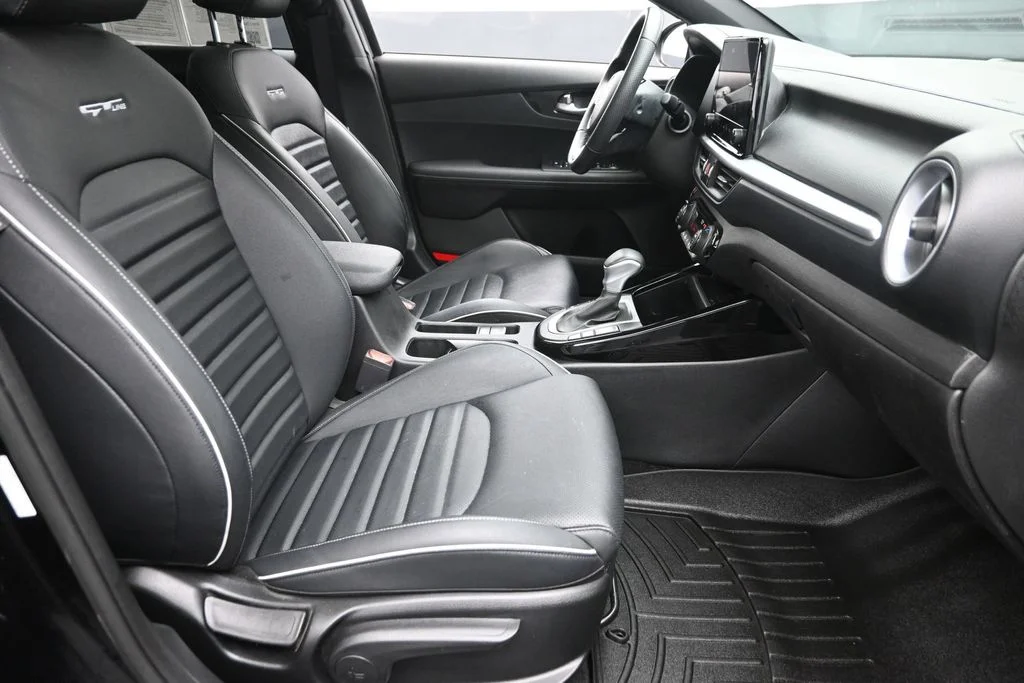 Used 2023 Black Kia GT-Line image 9