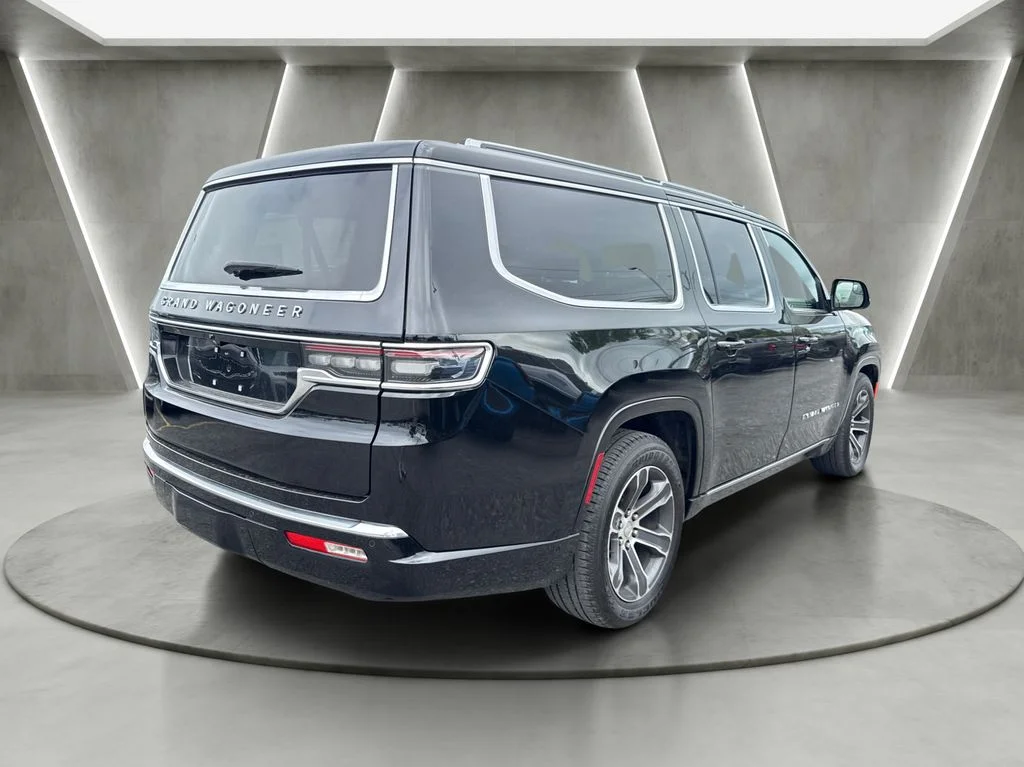 Used 2024 Black Jeep Base image 7