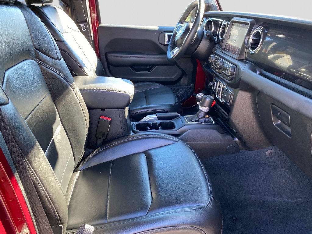 Used 2022  Jeep Unlimited Sahara Altitude image 27