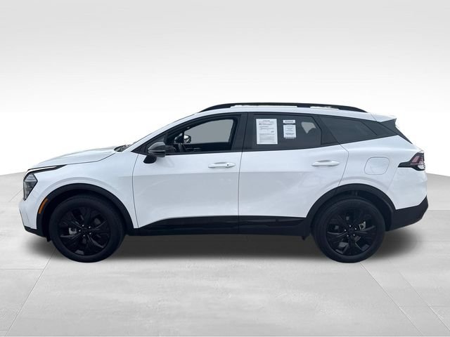 Used 2025 White Kia X-Line image 2