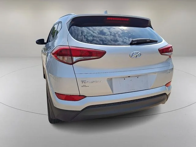 Used 2018 Silver Hyundai SEL image 8