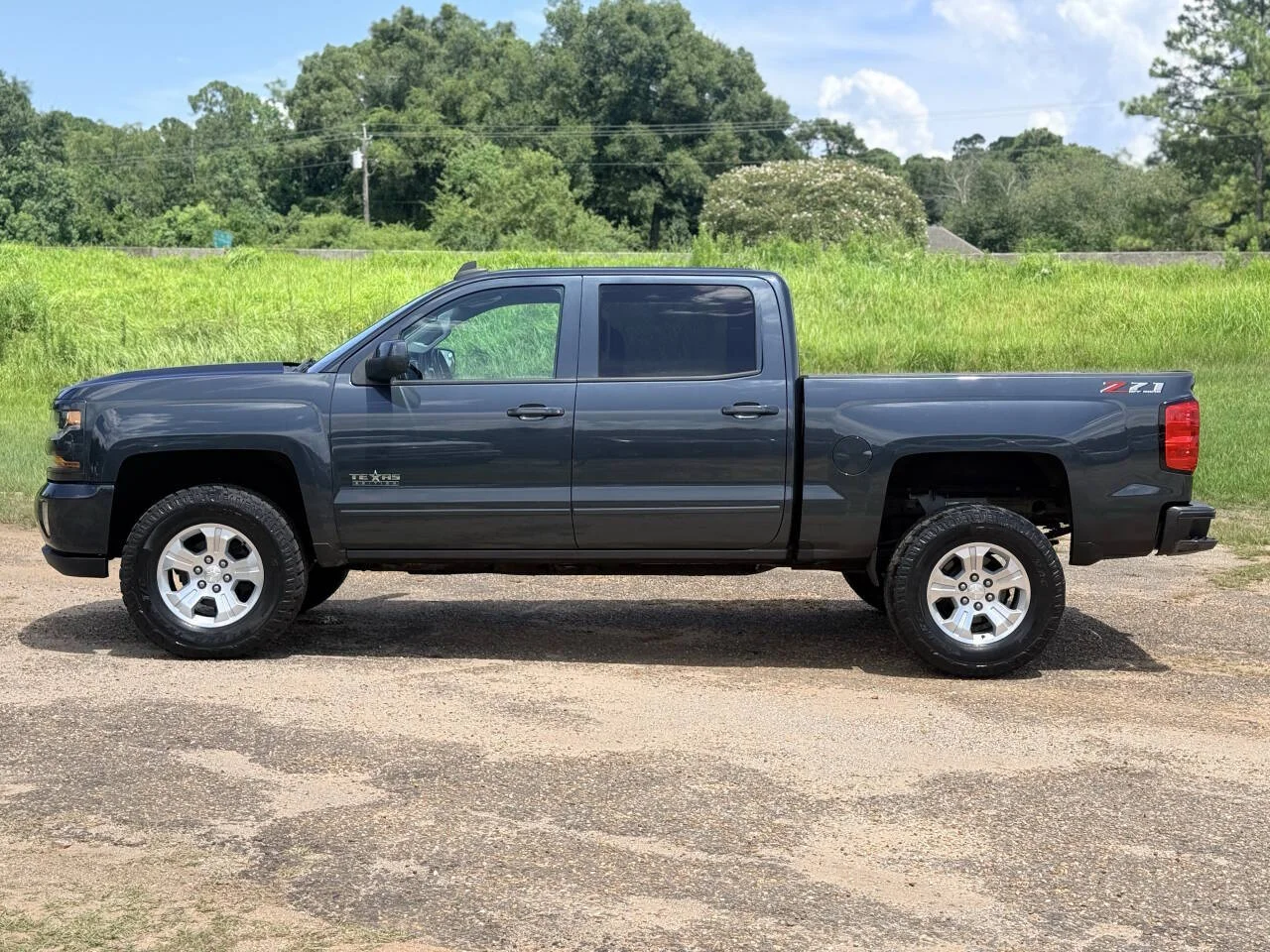 Used 2018 Gray Chevrolet LT Z71 4x4 4dr Crew Cab 5.8 ft. SB image 2