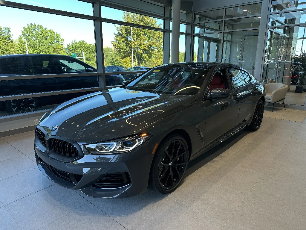 New 2026 Dravit Grey Metallic BMW i xDrive image 3