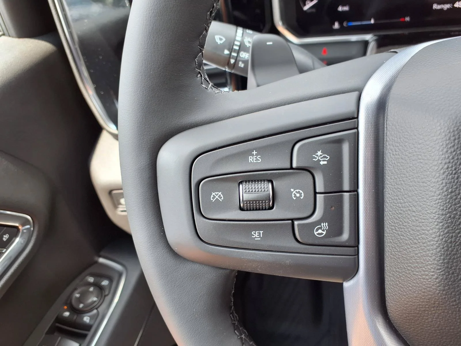 2026 GMC Sierra 1500 SLT - Photo 9