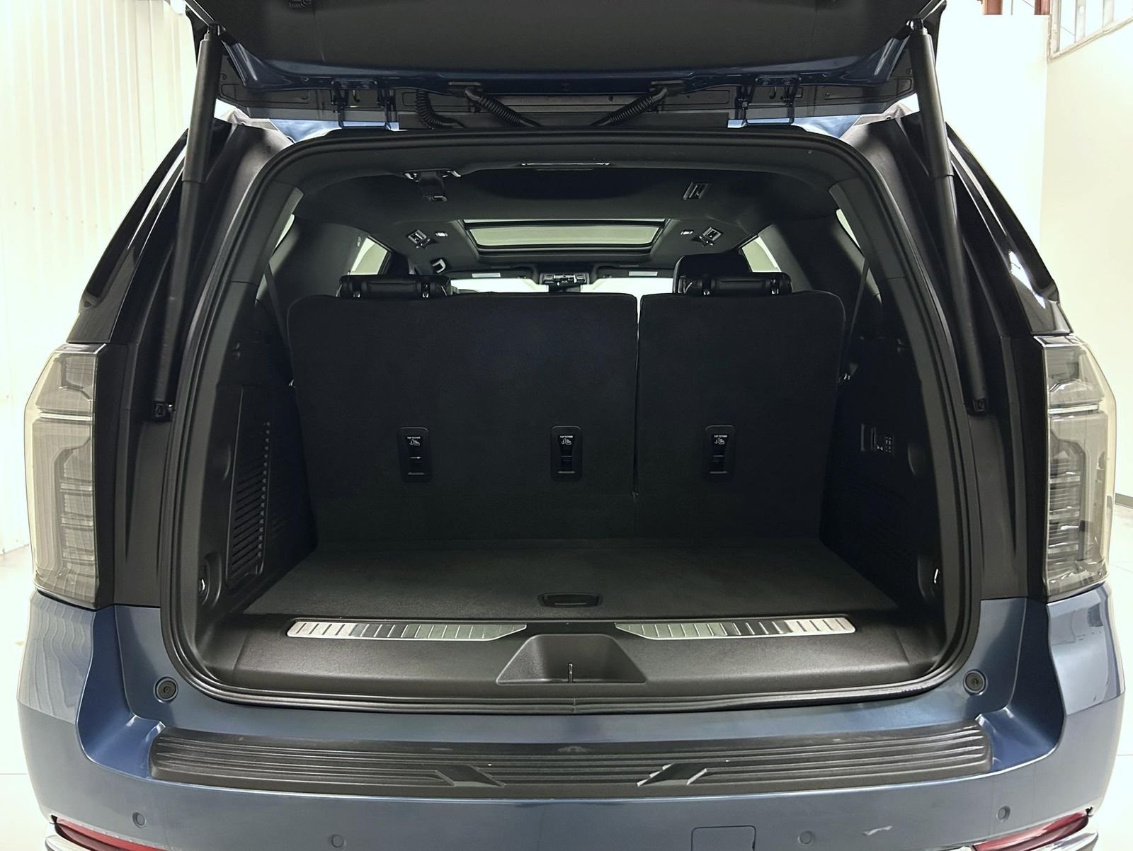 Used 2026 Blue Chevrolet Premier image 21