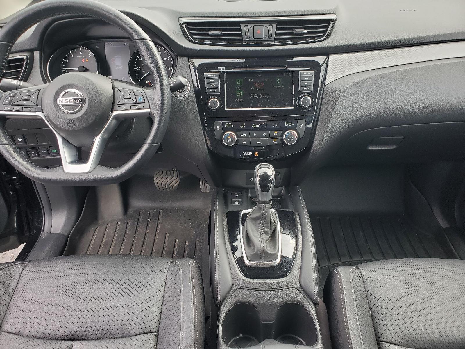 Used 2020 Magnetic Black Pearl Nissan SL image 18