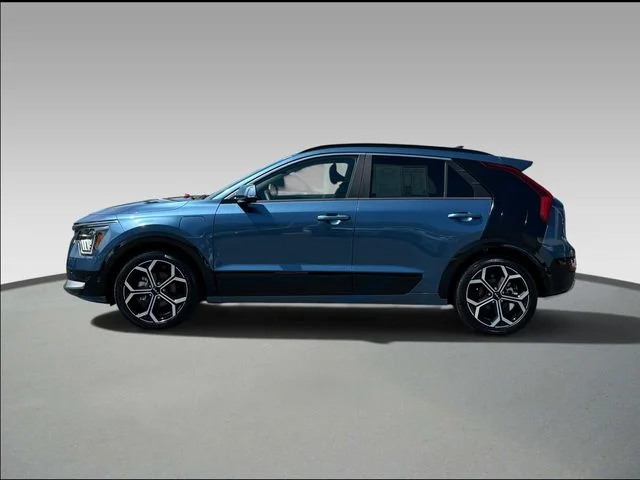 Used 2024 Mineral Blue Kia SX image 3