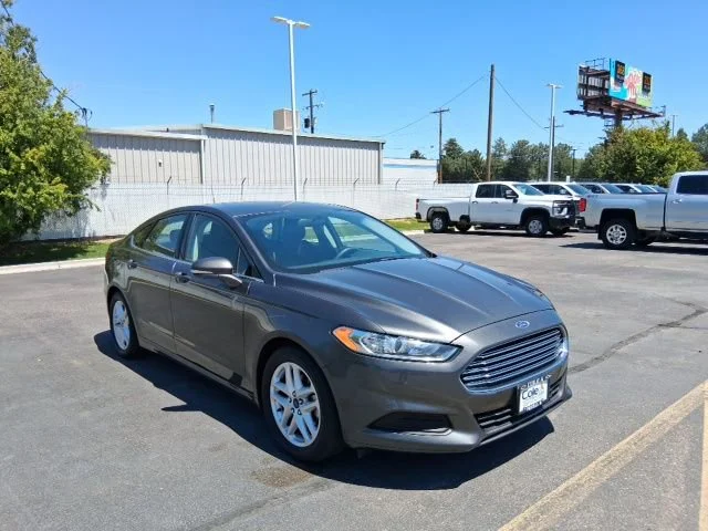2016 Ford Fusion SE FWD's photo