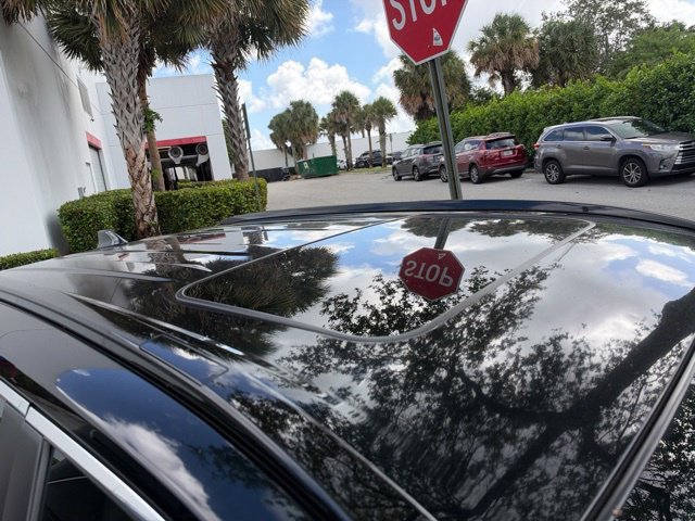 Used 2019 Midnight Black Metallic Toyota XLE Premium image 2