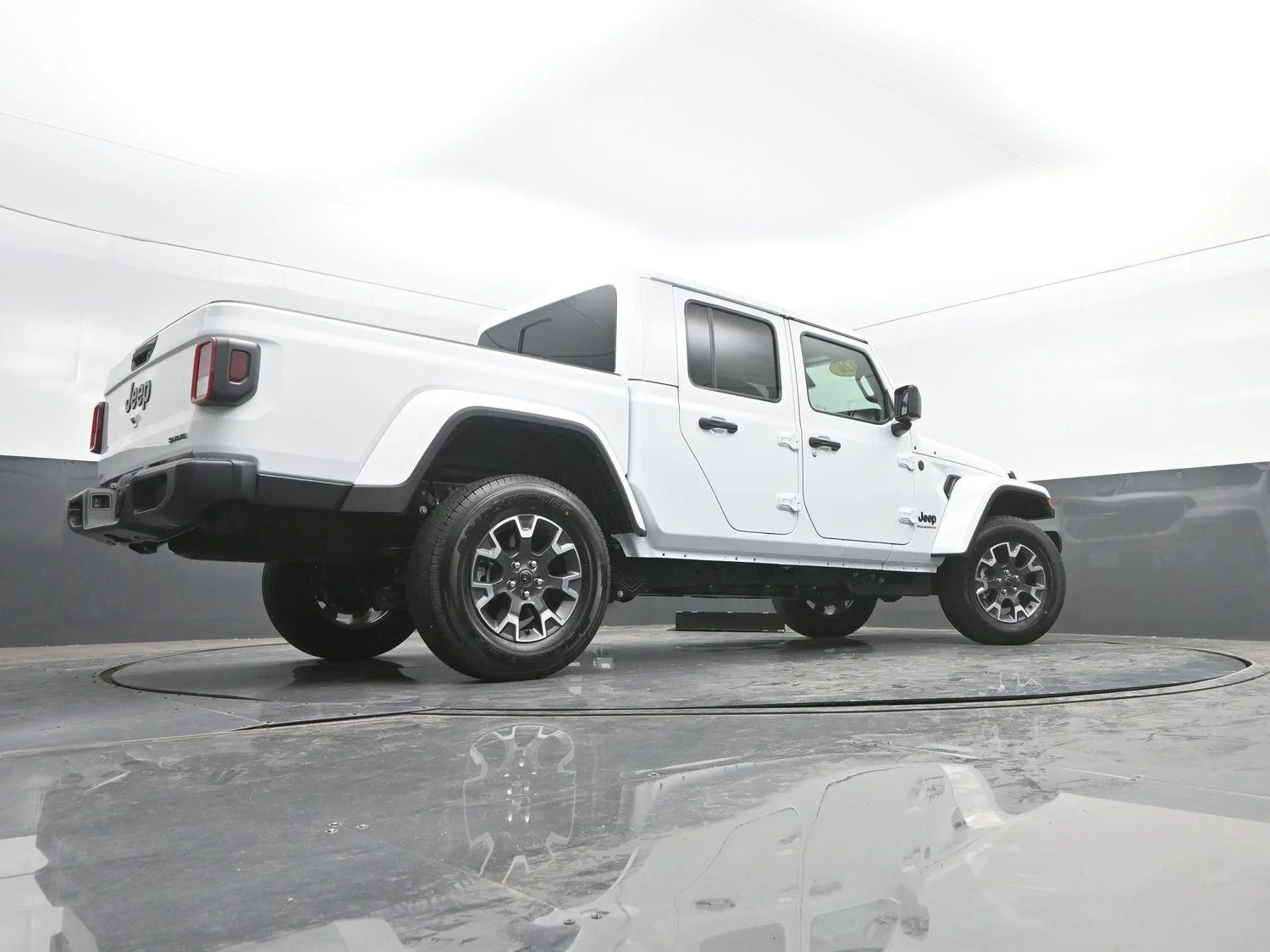 New 2026 Bright White Clear-Coat Exterior Paint Jeep Sahara image 33