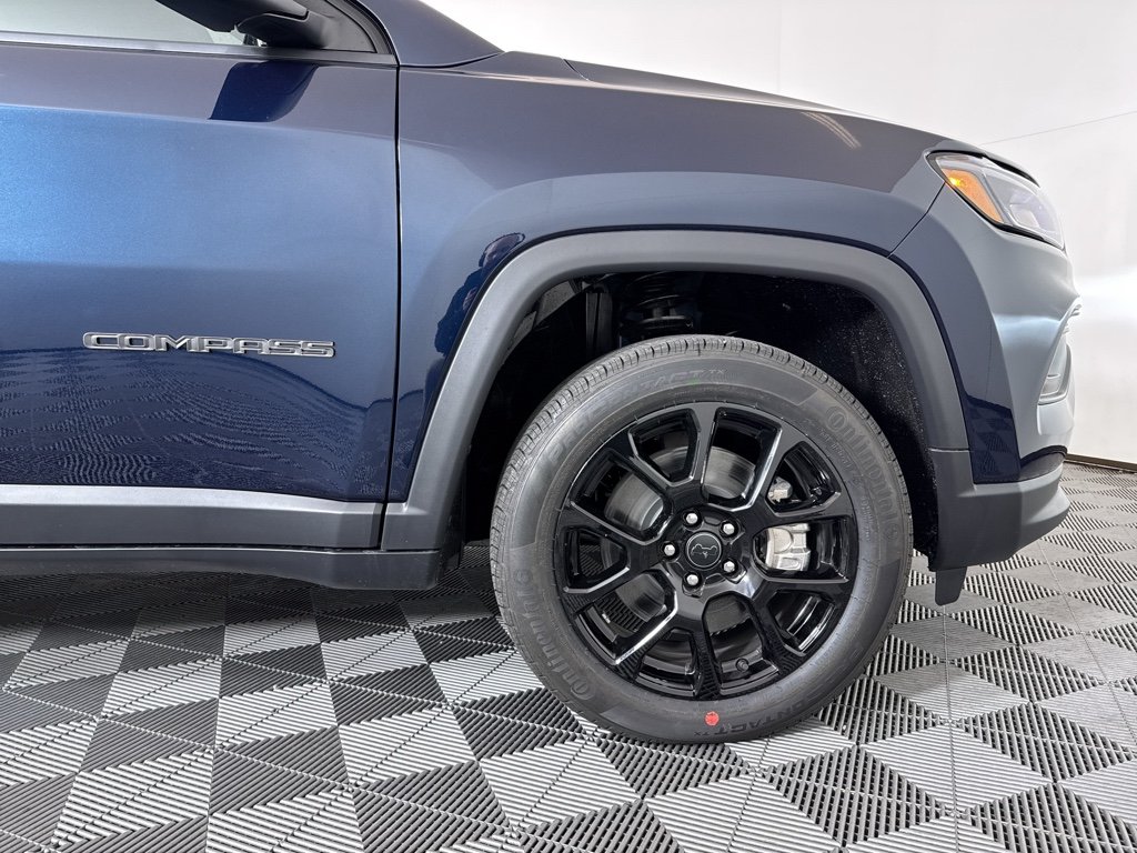 New 2026 Fathom Blue Pearl-Coat Exterior Paint Jeep Limited Altitude image 21