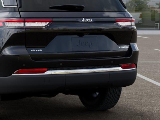 New 2026 Diamond Black Crystal Pearl-Coat Exterior Paint Jeep Laredo X image 53