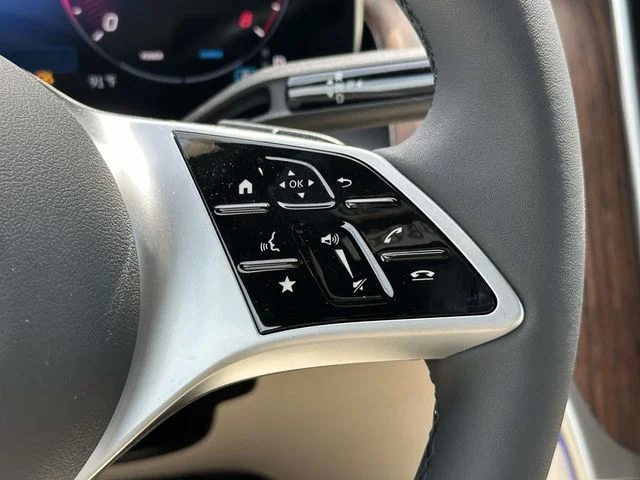 New 2026 White Mercedes-Benz GLC 300 image 23