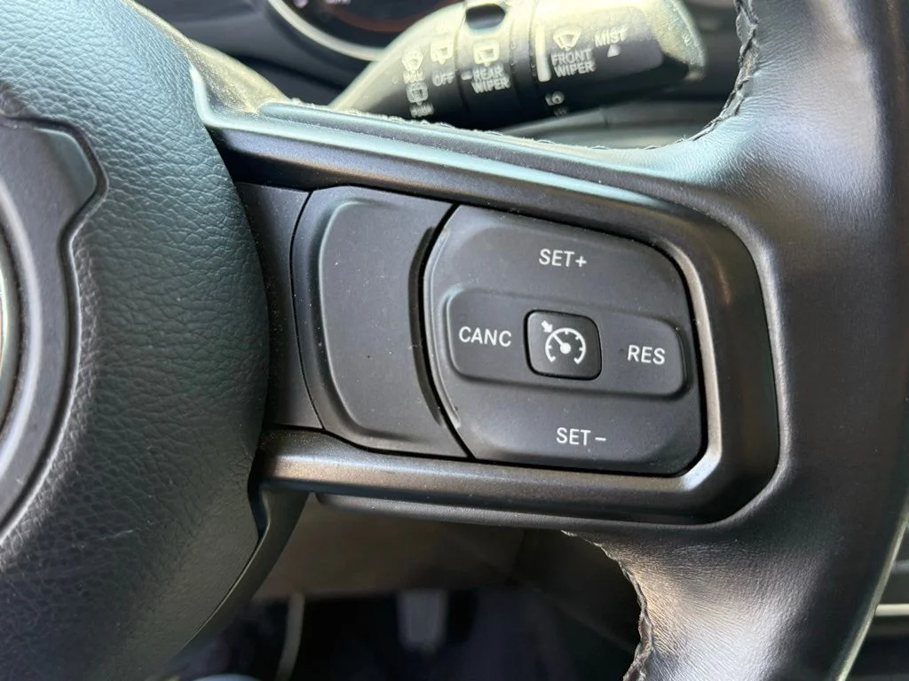 Used 2022 Gray Jeep Sport S image 10