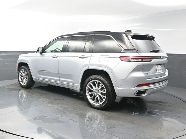 Used 2023 Silver Jeep Summit image 5